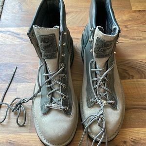 Danner Light Pioneer NB